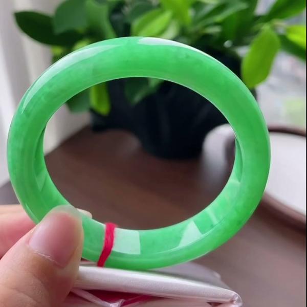 满绿正圈手镯